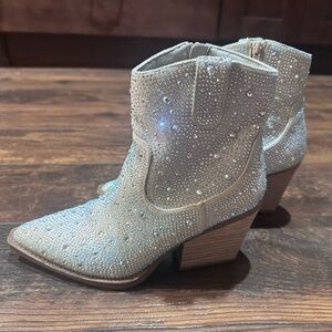 Very G Crystal-Embellished Women's Ankle Booties in Light Tan
